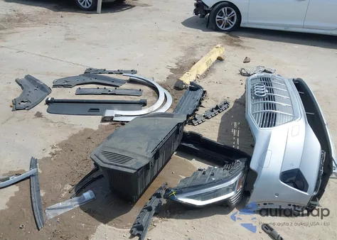 2019 Audi E-Tron Premium Plus из США, поврежденный, VIN WA1VAAGEXKB020994